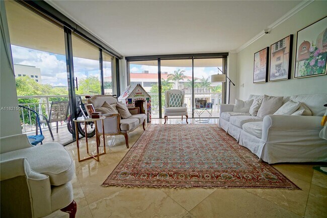 Foto del edificio - 2843 S Bayshore Dr