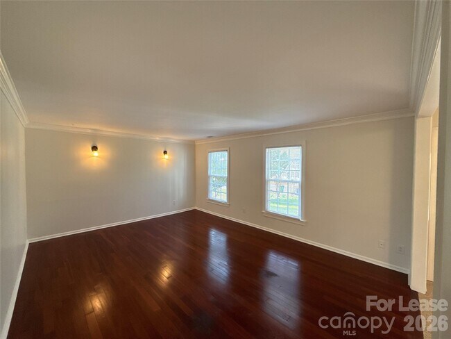 Foto del edificio - 7318 Connan Ln