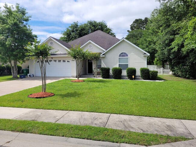 Building Photo - Cute 4BR/2BA home. Fenced in Backyard!