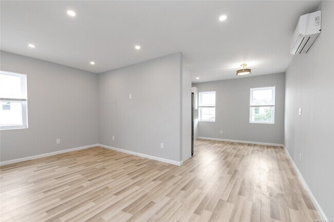 Foto del edificio - 212 Jefferson Ave