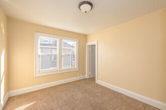 Building Photo - 17 6th St