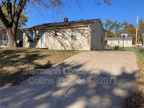 Building Photo - 2465 Hawthorne Manor Dr
