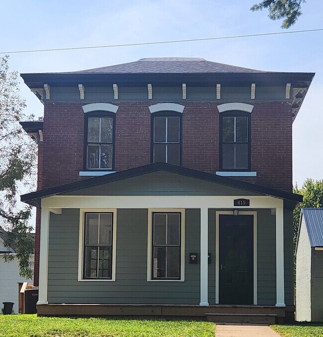 Building Photo - 615 Summer St