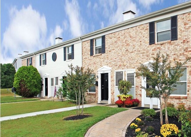 Building Photo - Essex Park Apartments and Townhomes