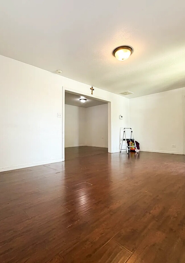 Building Photo - 3822 Haywood St