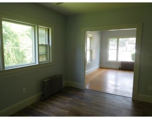 Building Photo - 1448 Lakeview Ave