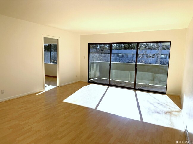 Foto del edificio - 2361 Sharon Rd