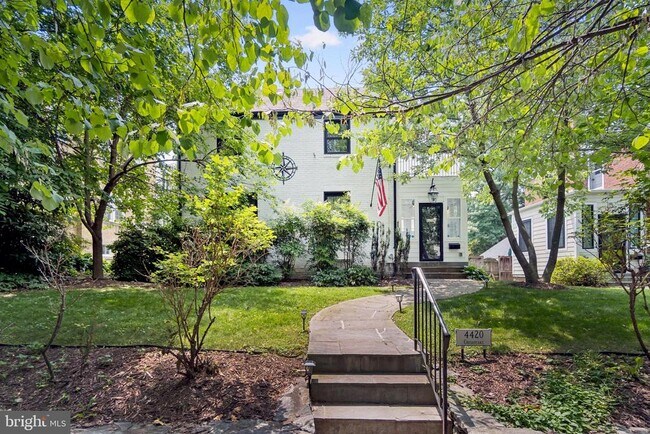 Foto del edificio - 4420 Chesapeake St NW