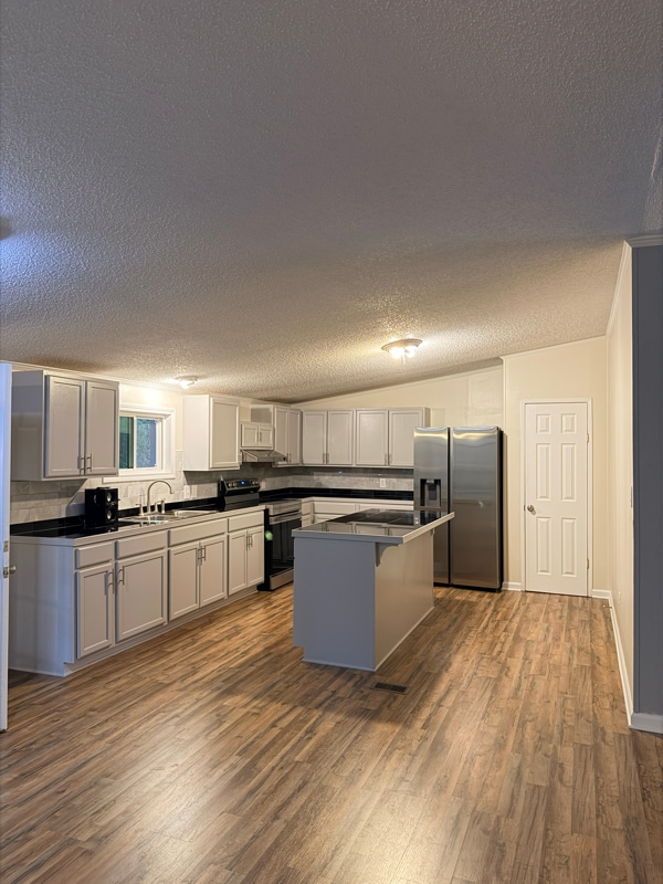 Building Photo - 411 Brogden St