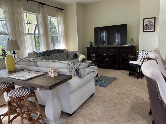 Foto del edificio - 834 Madison Ct