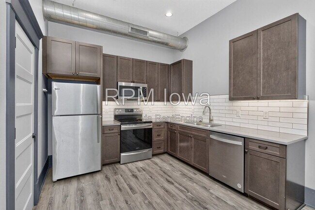Building Photo - 1214 2nd St