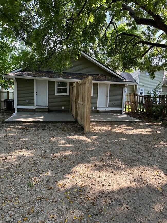 Building Photo - 3038 Meredith Ave