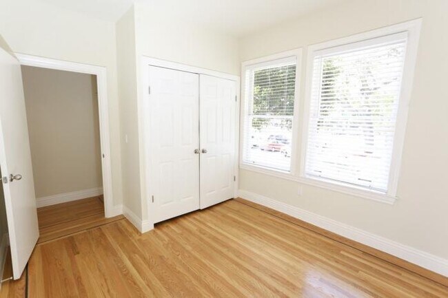 Building Photo - 3 bedroom in San Francisco CA 94117