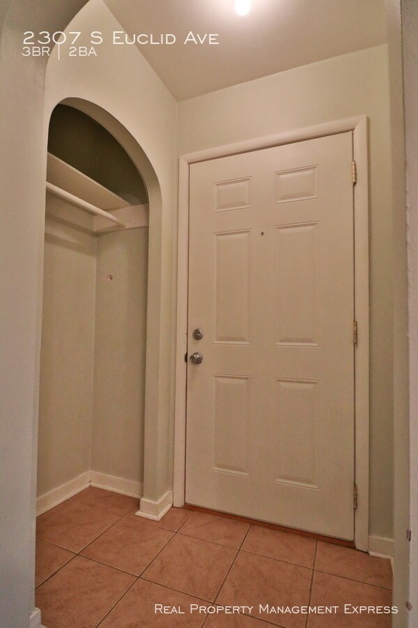 Building Photo - Perfect 3 bed 2 bath in a great location!