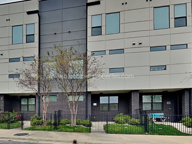 Photo - 1625 Hickory Street Townhome