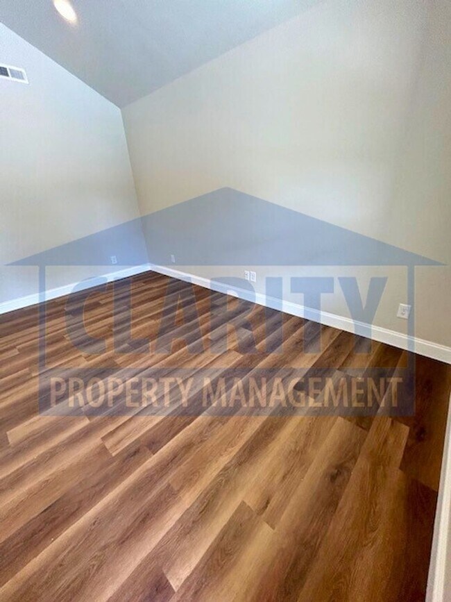 Building Photo - **Brand New Everything!**