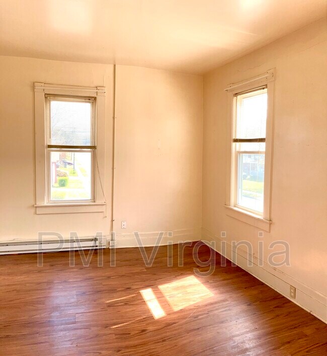 Foto del edificio - 4802 Norvella Ave