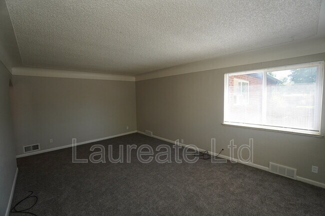Foto del edificio - 4805 W.14th Ave