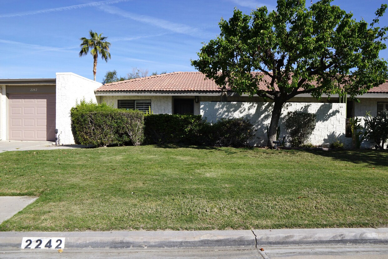 Primary Photo - 2242 Sunshine Way