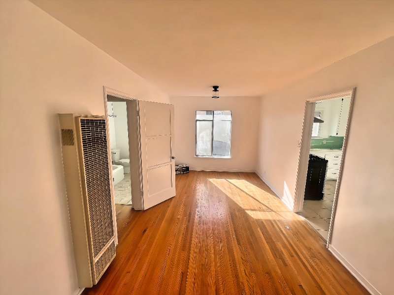 Photo - 1218 Bronson Ave (Los Angeles, CA)