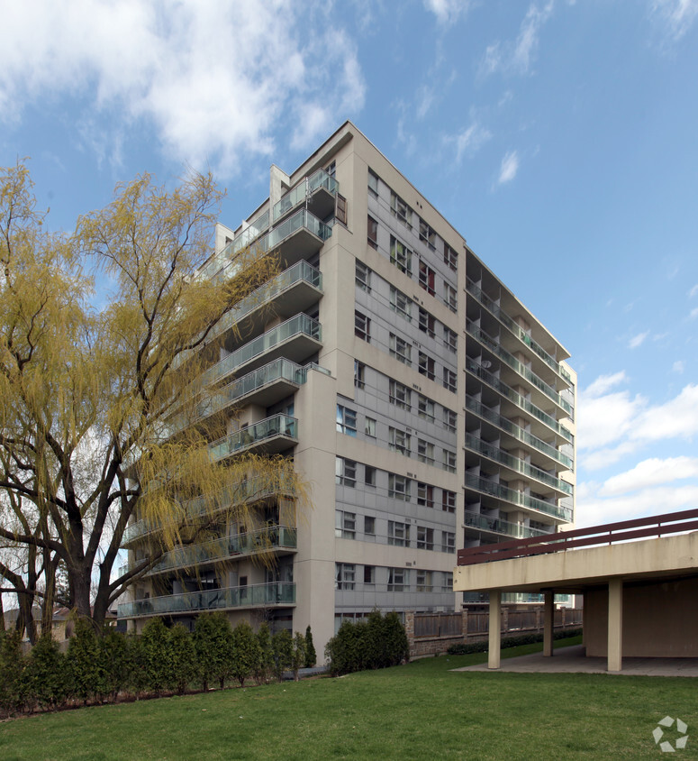 Primary Photo - Riverside