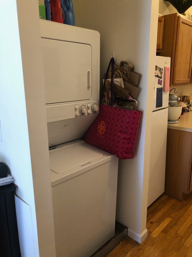 Lavadora/secadora en la unidad - 109 Atlantic St
