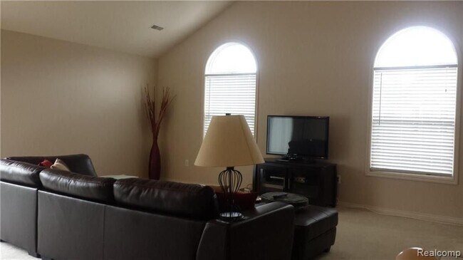 Foto del edificio - 28339 Carlton Way Dr