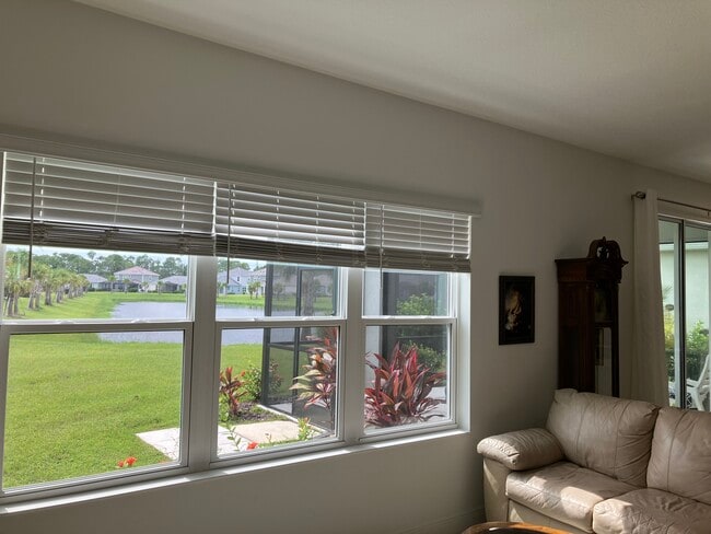 Building Photo - 9912 Crystal Isles Cir
