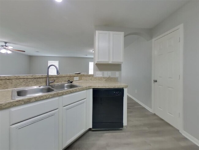 Building Photo - 21439 Jamals Way