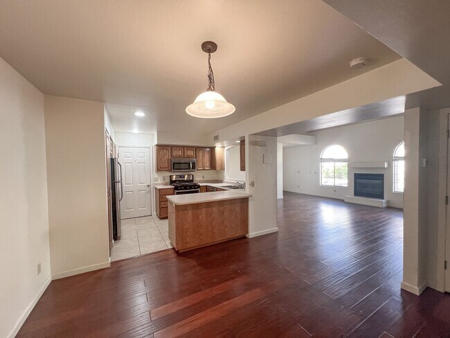 Foto del edificio - PRICE REDUCED !!!  PATIO HOME- COTTONWOOD-...