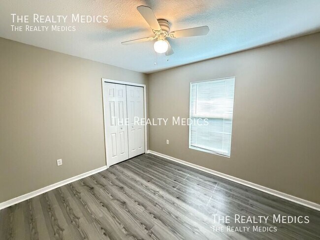 Building Photo - 13481 SW 60th Ave