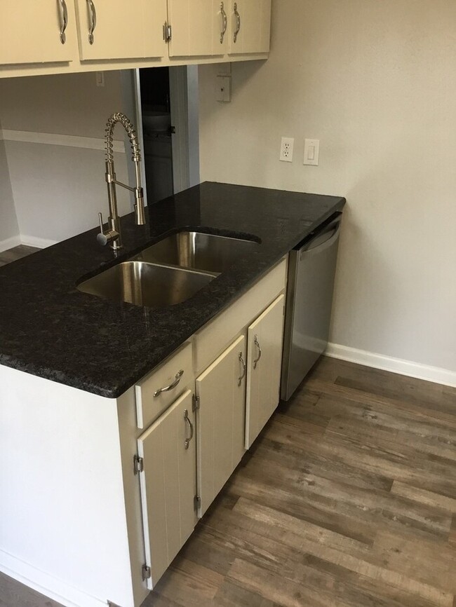 Foto del edificio - *GORGEOUS REMODELED TOWNHOME*SOUTH BOSSIER*