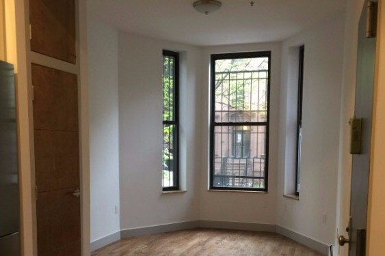 Primary Photo - 405 Franklin Ave