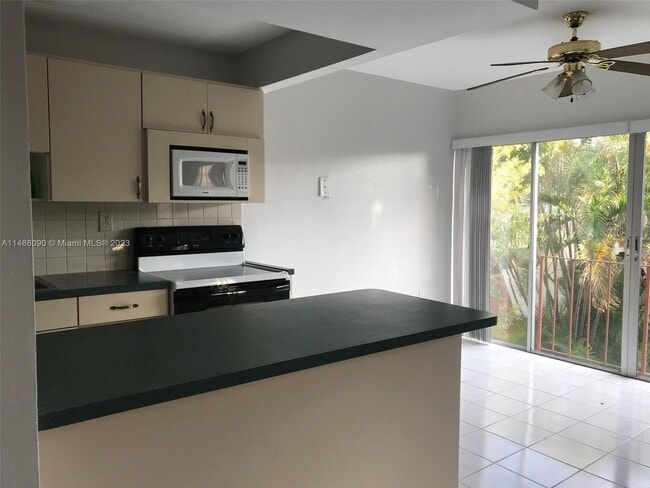 Foto del edificio - 9331 SW 4th St