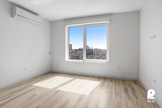 Foto del edificio - 670 N May St