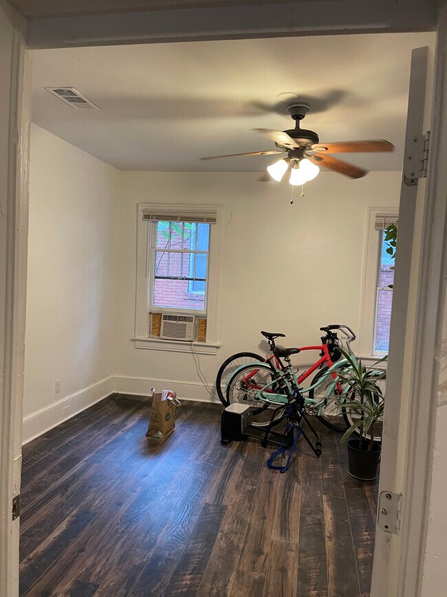 Foto del edificio - 646 Mayland Ave SW