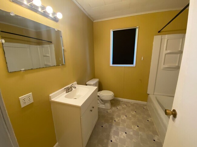 Building Photo - Nice 2bed/1bath home in Portia!!!