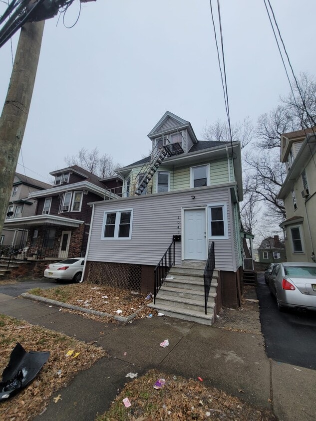 Front View - 1043 Grove St