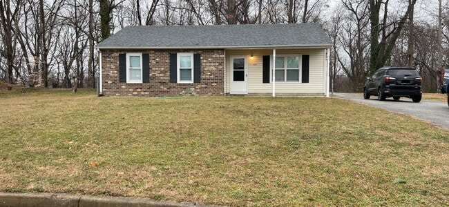 Photo - 2204 Merle St House