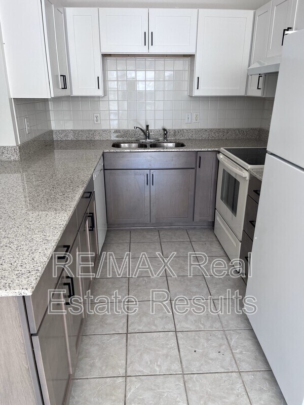Building Photo - 1607 Timberline Dr