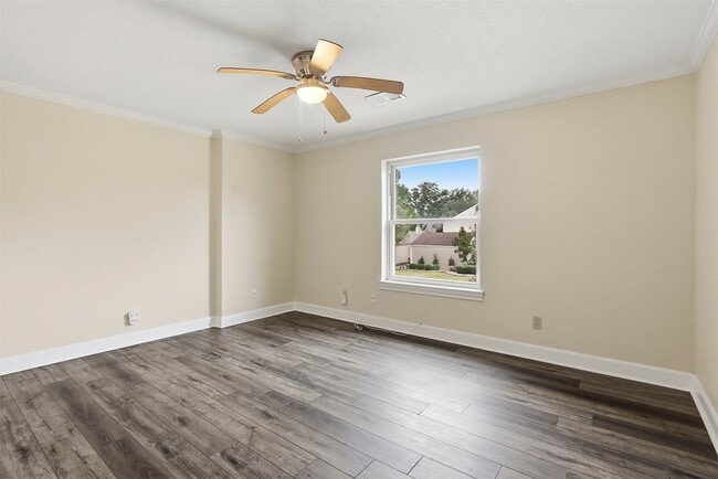 Building Photo - 11930 Carriage Hill Dr