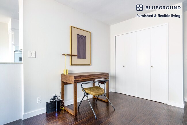 Building Photo - 330 N Crescent Dr