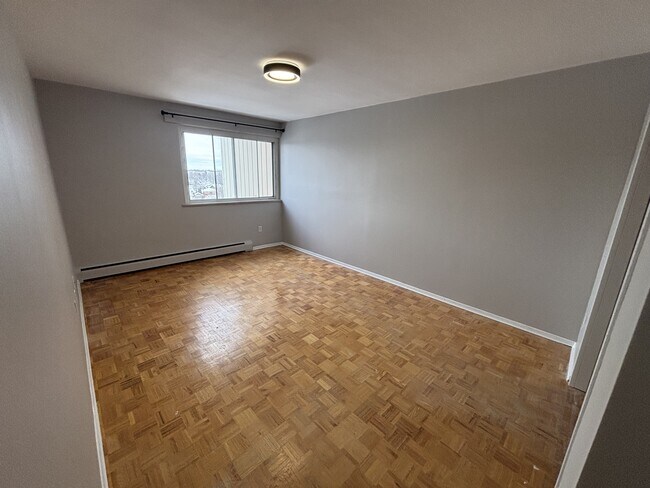 Building Photo - 1061 Queen's Blvd