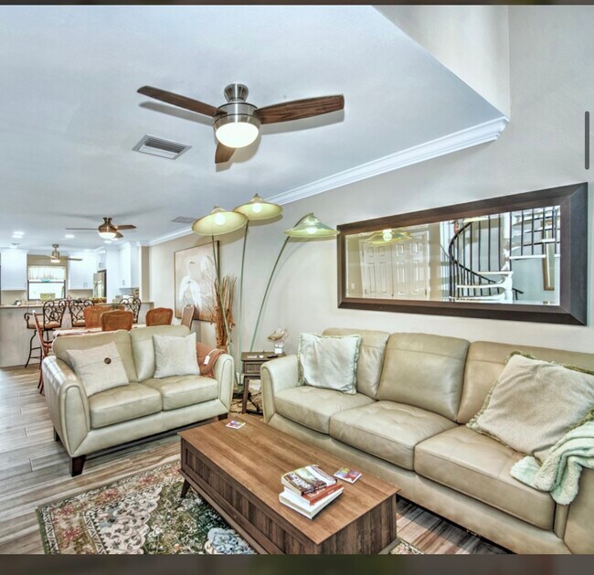 Foto del edificio - 4803 SW Santa Barbara Ct