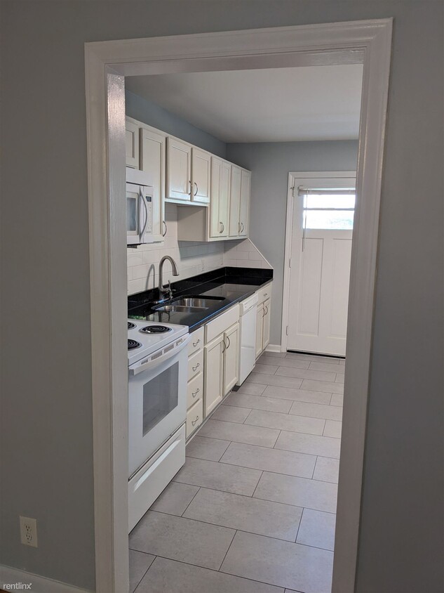 Foto principal - 2 br, 1 bath Duplex - 1314 Clarendon Street B