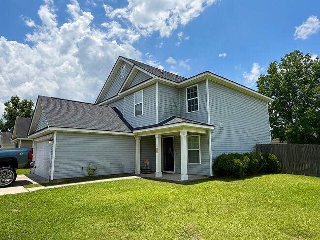 Foto del edificio - 4 Bedroom 2.5 Bath House in Quail Hill Goo...