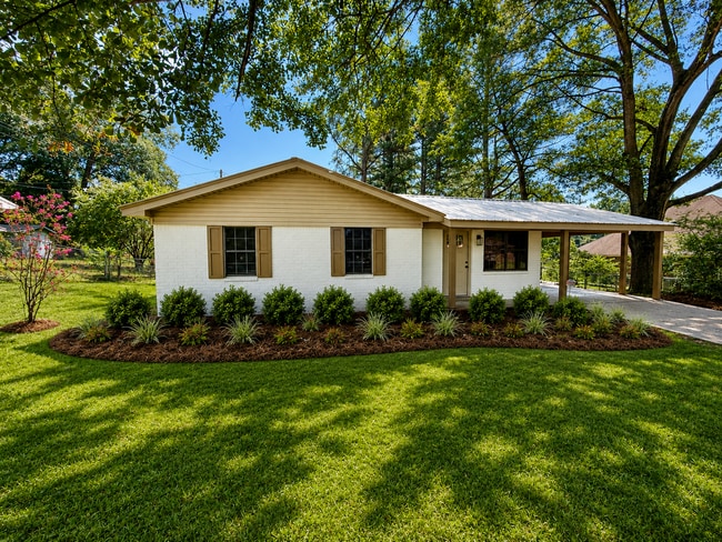 Front - 246 Knight Dr