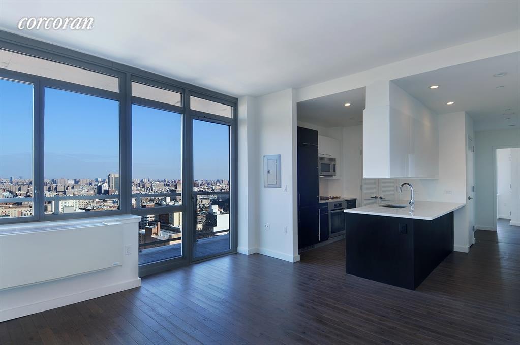 Primary Photo - 240 Manhattan Ave