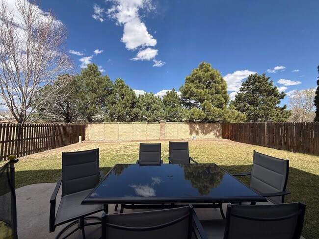 Foto del edificio - 4814 Hawk Meadow Dr