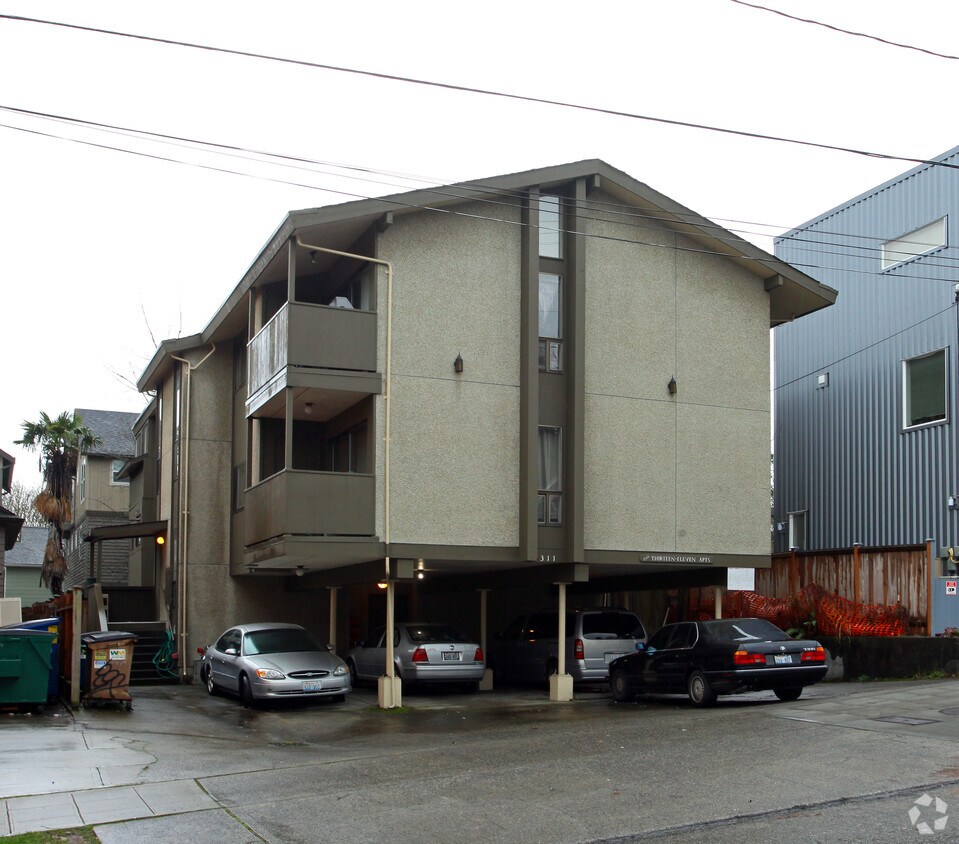 Foto del edificio - Thirteen Eleven Apartments